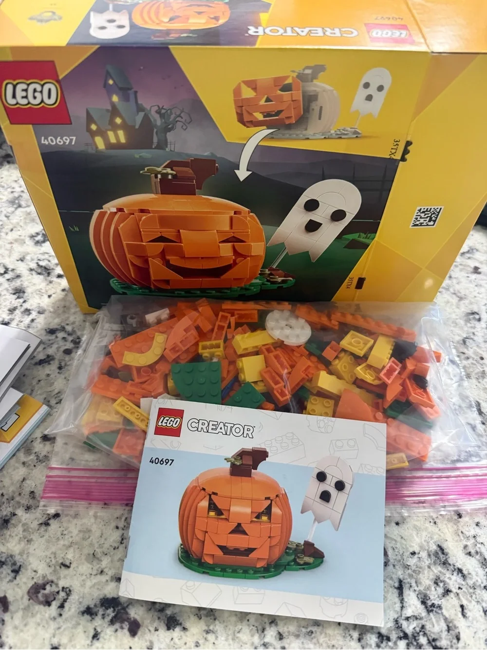 LEGO Creator Halloween Pumpkin 40697 Light Up Ghost Set 254 Pieces